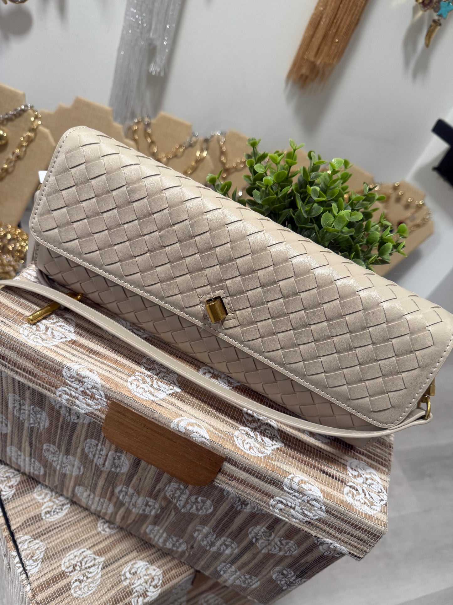 CB 004 HANDBAGS